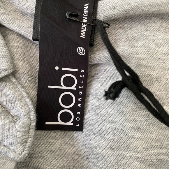 Revolve Bobi Los Angeles Bishop Long Sleeve Button Up Curve Hem Size XS Gray NWT - Picture 5 of 7